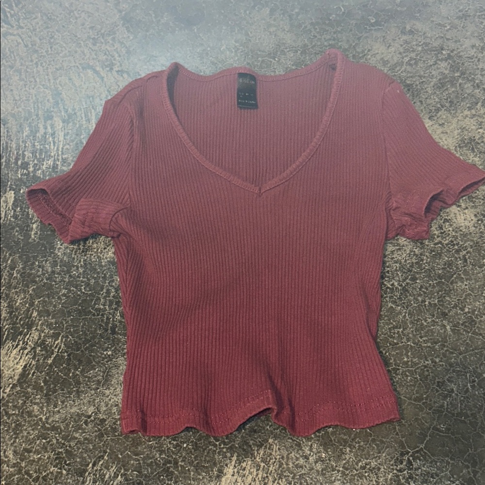 SHEIN Ribbed V-Neck Burgundy Crop Top